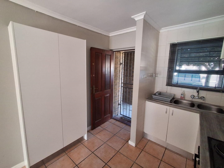 To Let 2 Bedroom Property for Rent in Sonstraal Western Cape